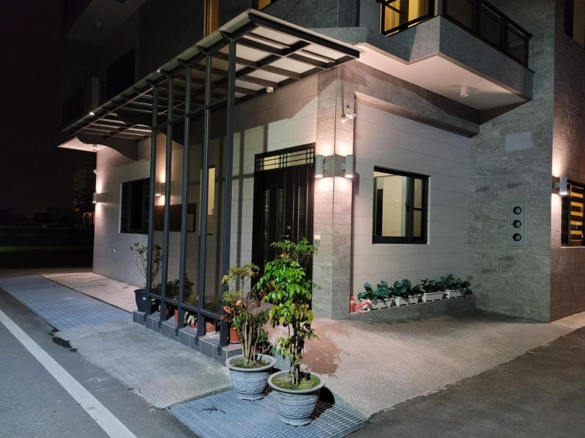 渡小夜電梯民宿 Yilannight B&B Vucsie Kültér fotó