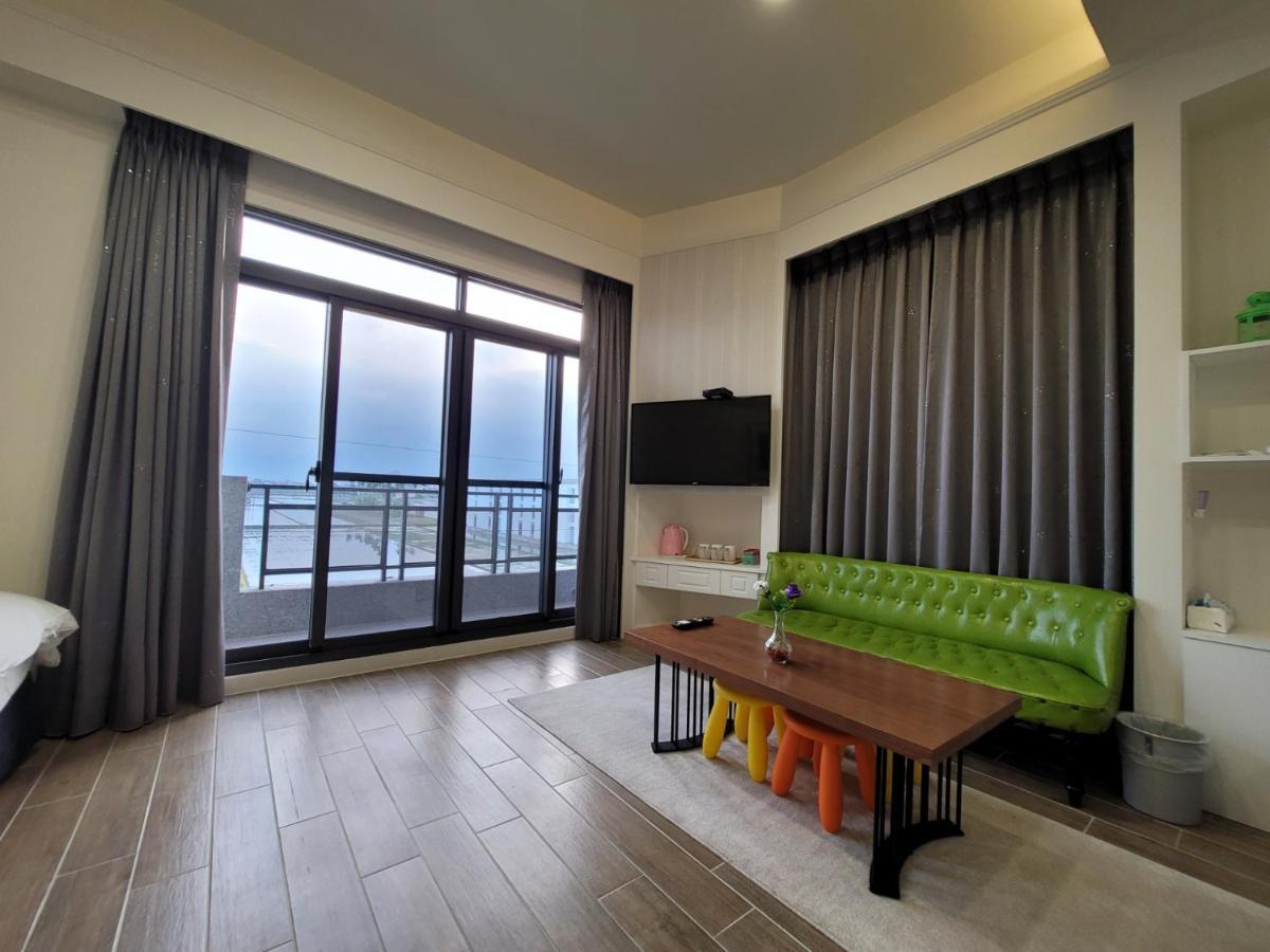 渡小夜電梯民宿 Yilannight B&B Vucsie Kültér fotó
