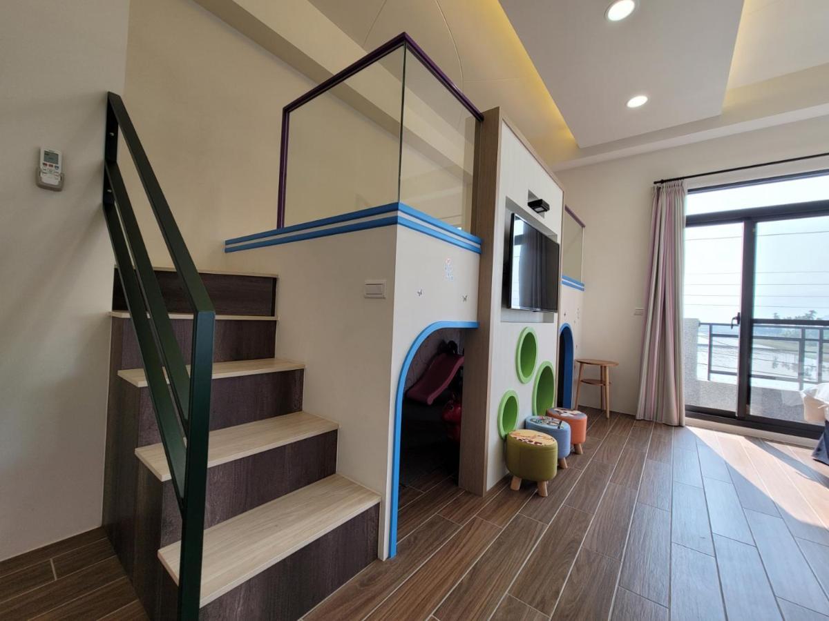 渡小夜電梯民宿 Yilannight B&B Vucsie Kültér fotó